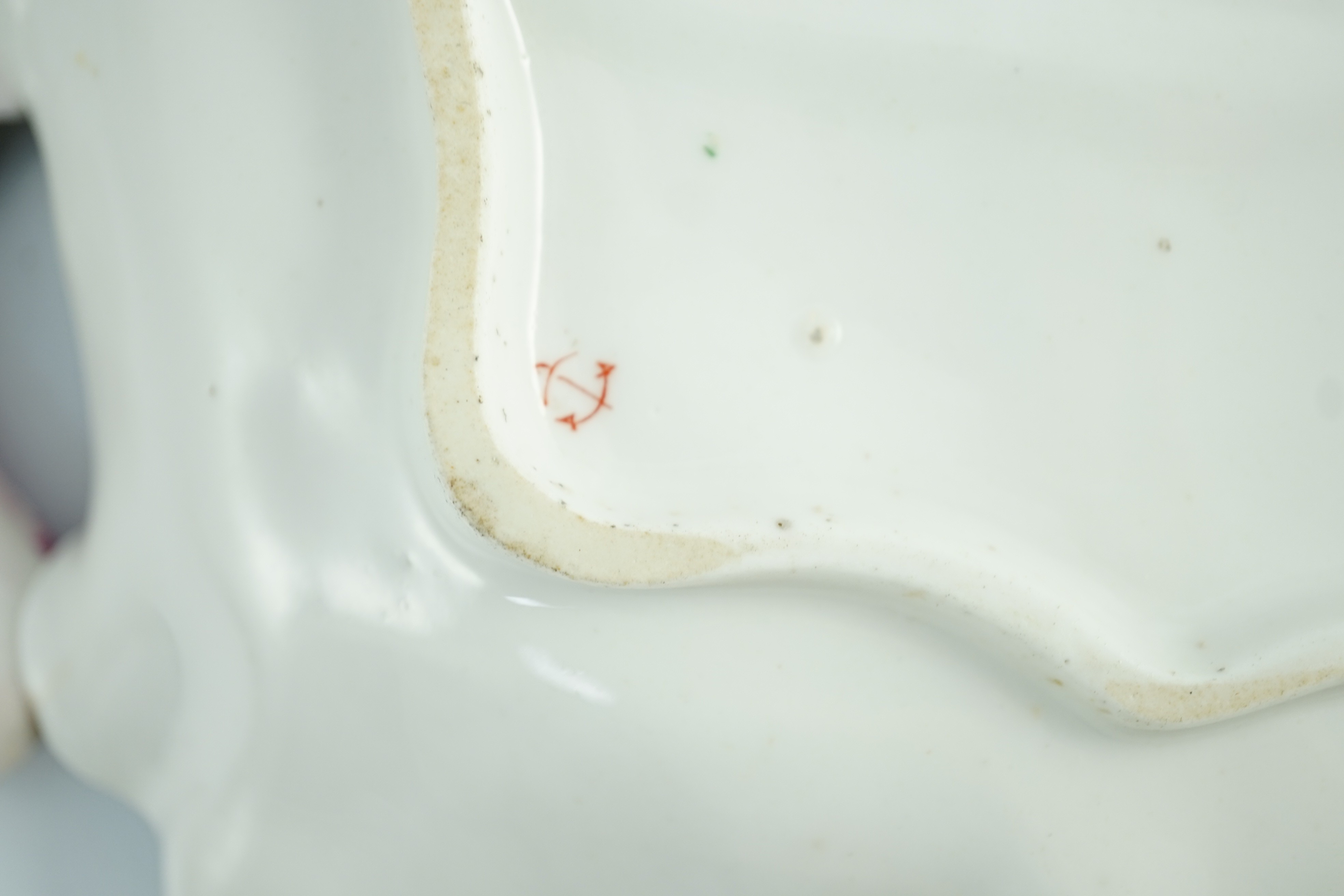 A Chelsea red anchor leaf dish, c.1756, 24cm long